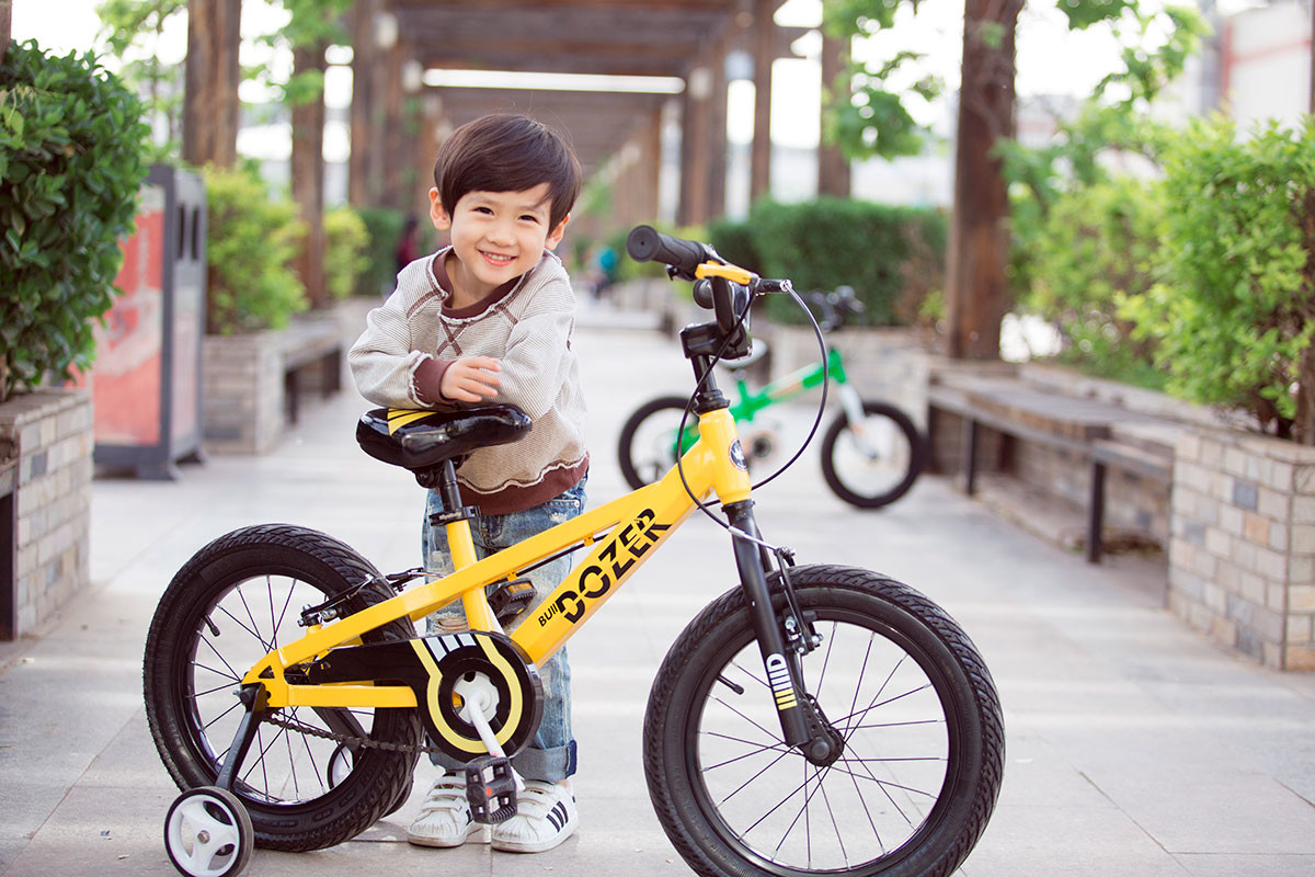 Велосипед для 11 лет мальчику. Роял Беби велосипед 18 дюймов. Bulldozer велосипед детский. Royal Baby bull Dozer 16. Royal Baby bull Dozer 18.